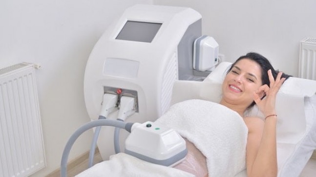 2022 Soğuk Lipoliz Fiyatları Ne Kadar? En İyi Klinikler Hangileri?